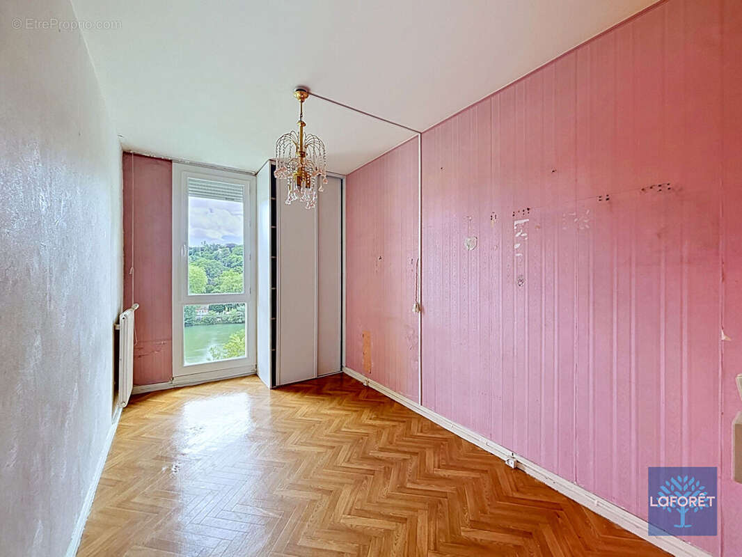 Appartement à COLLONGES-AU-MONT-D'OR