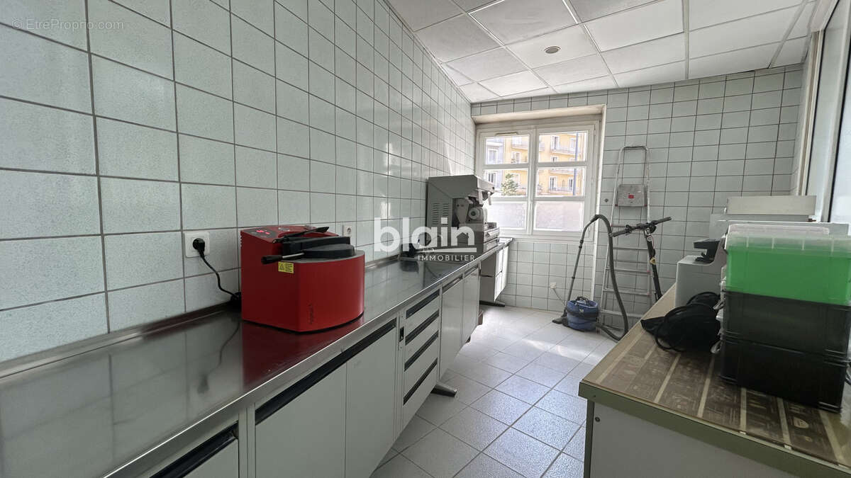 Local commercial - 96 m2 grenoble centre - photo 6
