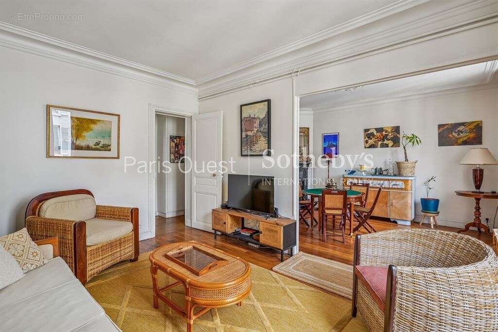 Appartement à NEUILLY-SUR-SEINE