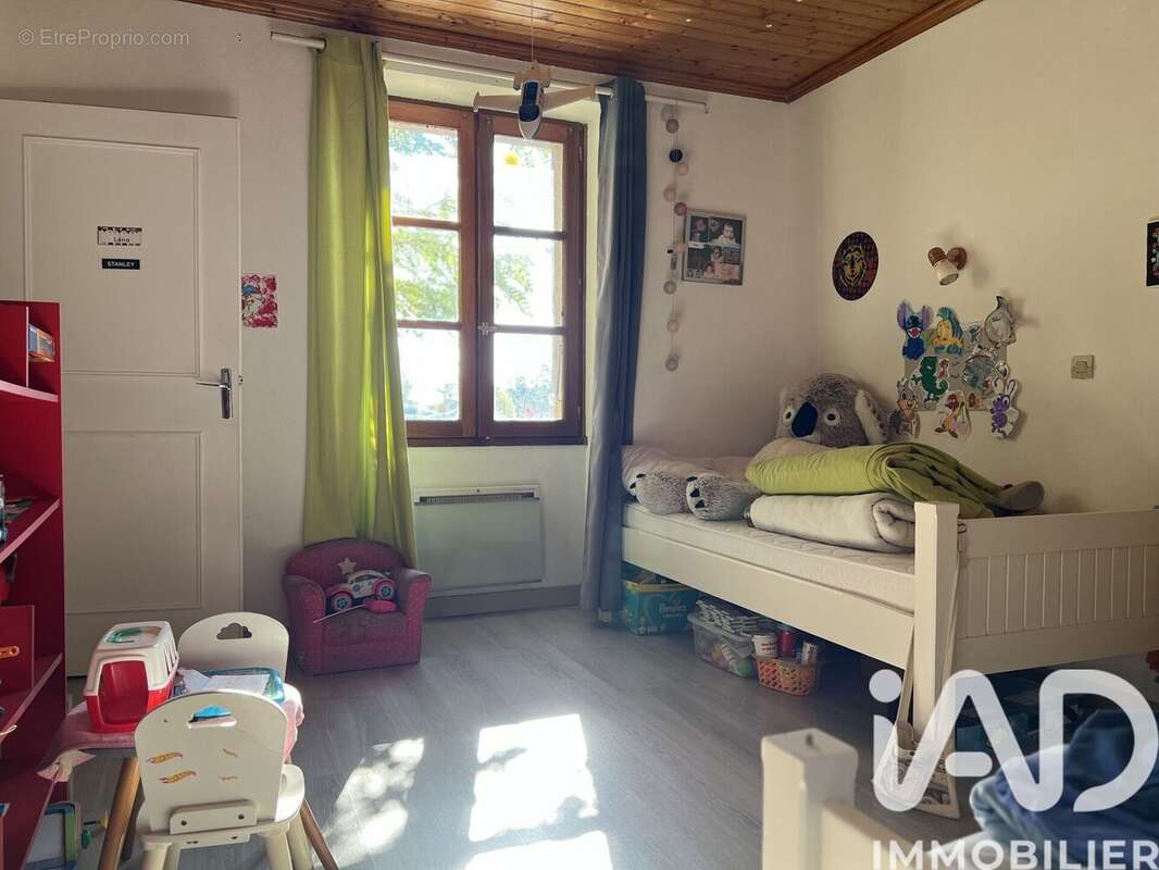 Maison 277 m² à Cerizay  - photo 2