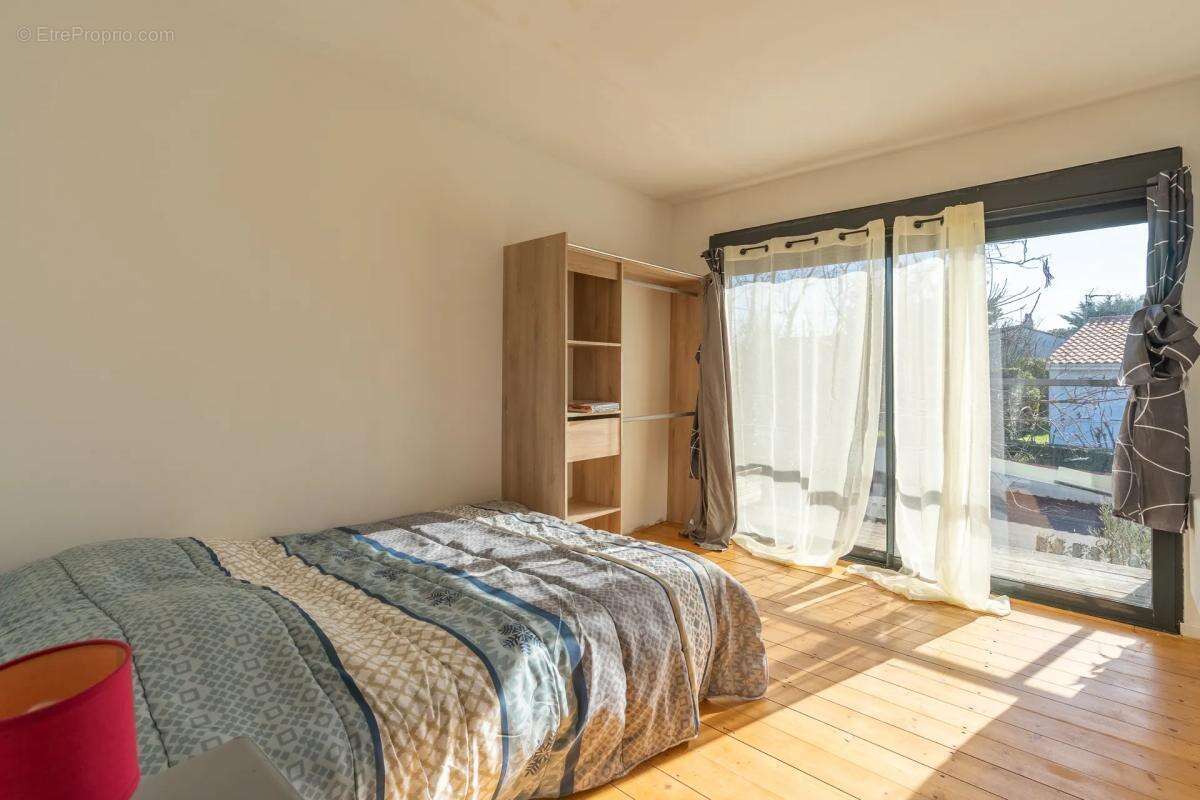 Maison à VAUX-SUR-MER