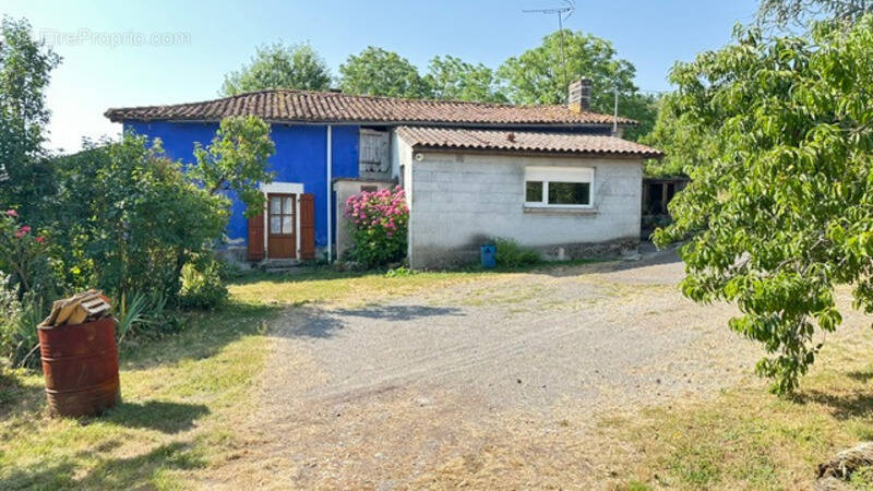 Maison à CHARMANT