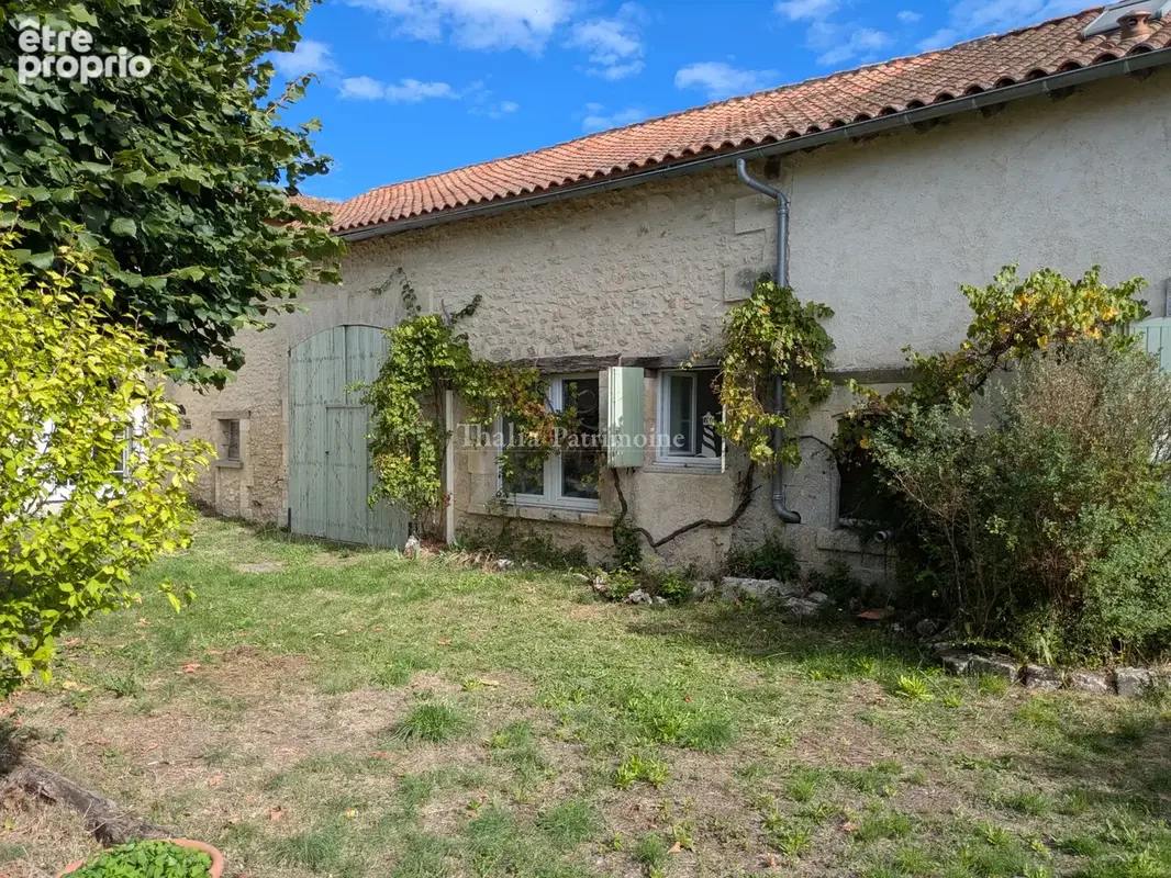 Maison de village, périgord vert, environ 180 m2, vue et calme, potentiel d’aménagement - photo 6