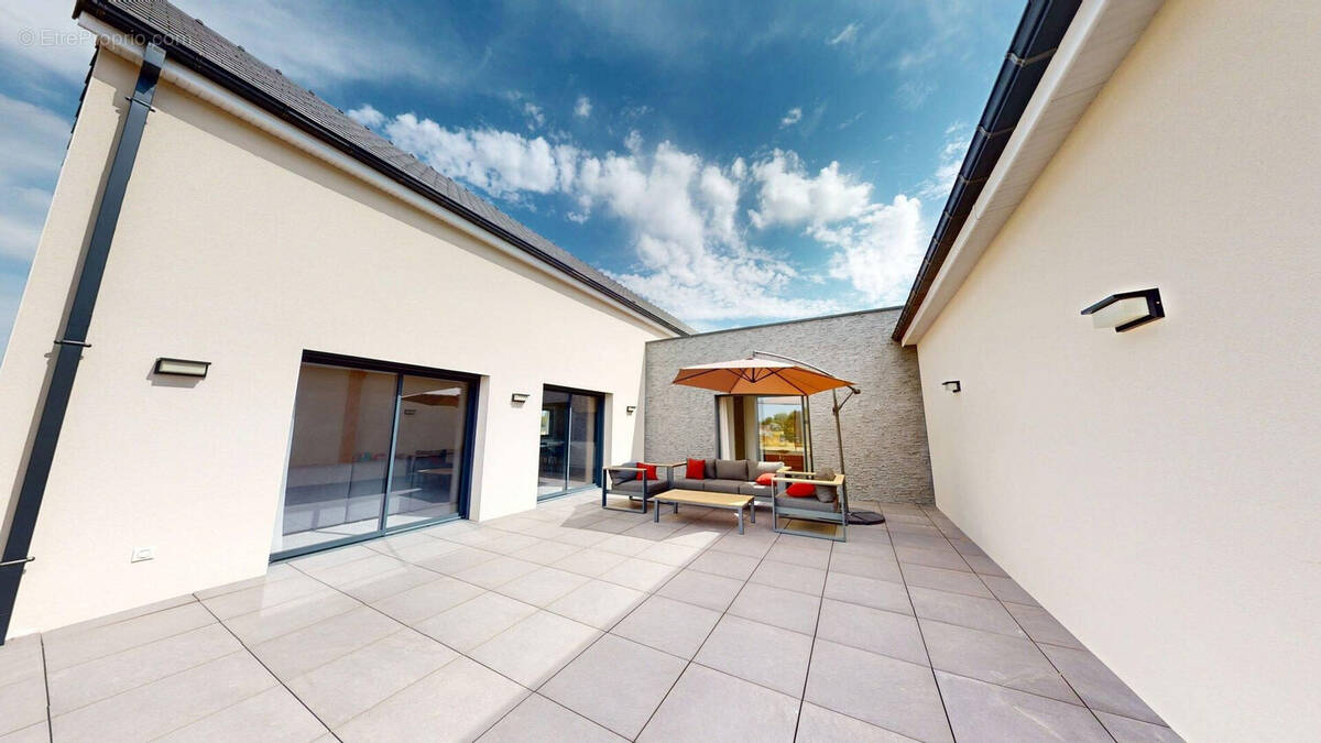 Maison 195 m² à Sainte-Maure  - photo 2