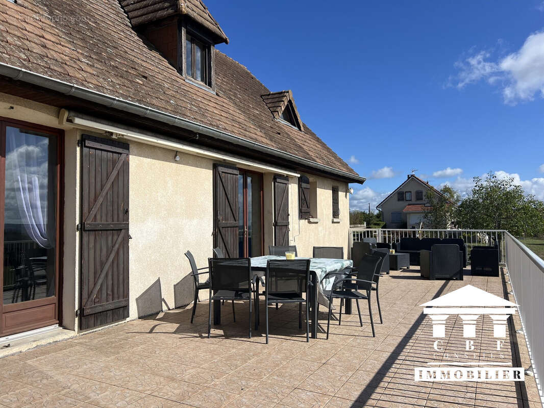 Maison à SAINT-PIERRE-DE-VARENNES