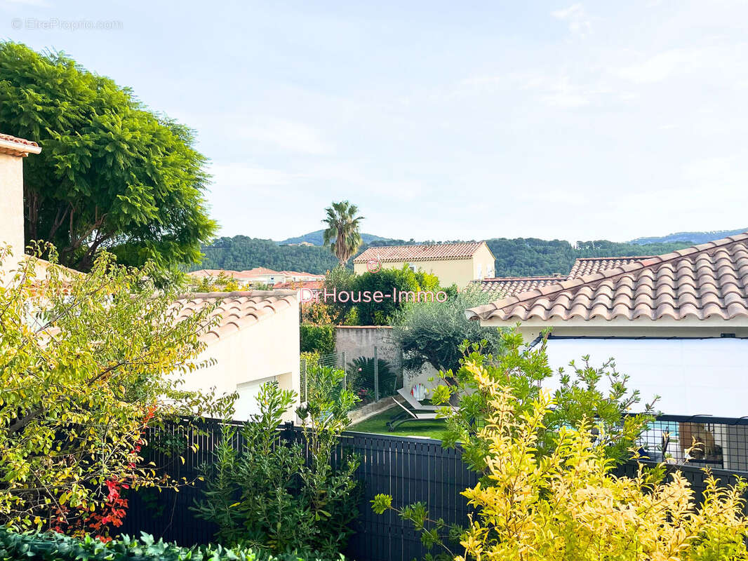 Appartement à SAINT-CYR-SUR-MER