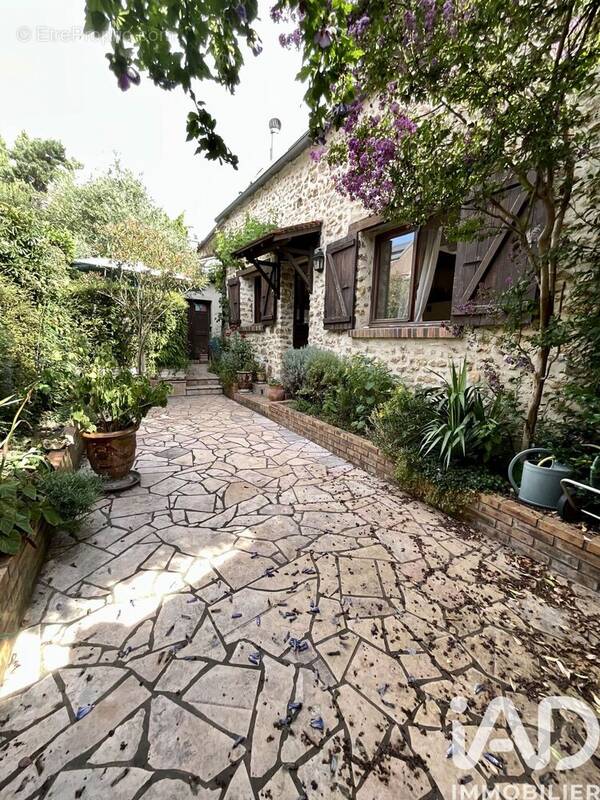 Photo 1 - Maison à SAINT-GERMAIN-LES-ARPAJON