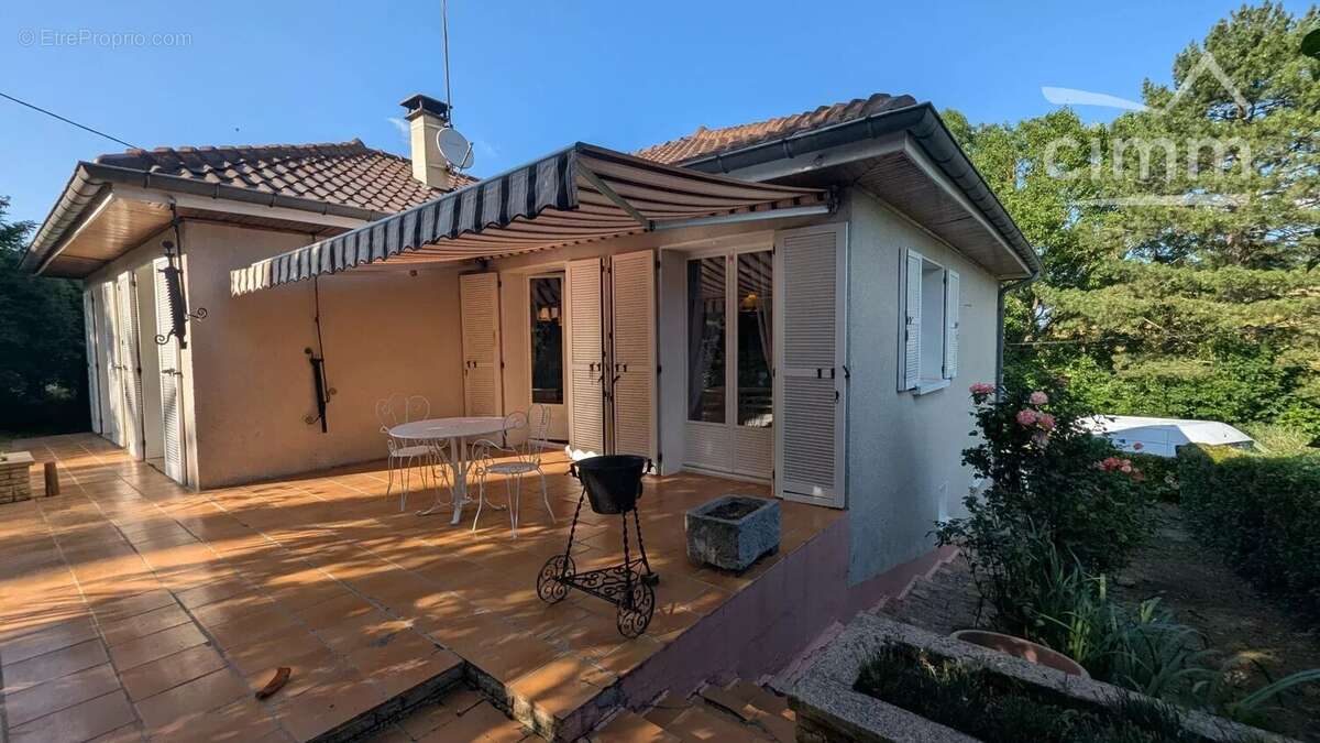 Maison à SAINT-PIERRE-DE-CHANDIEU
