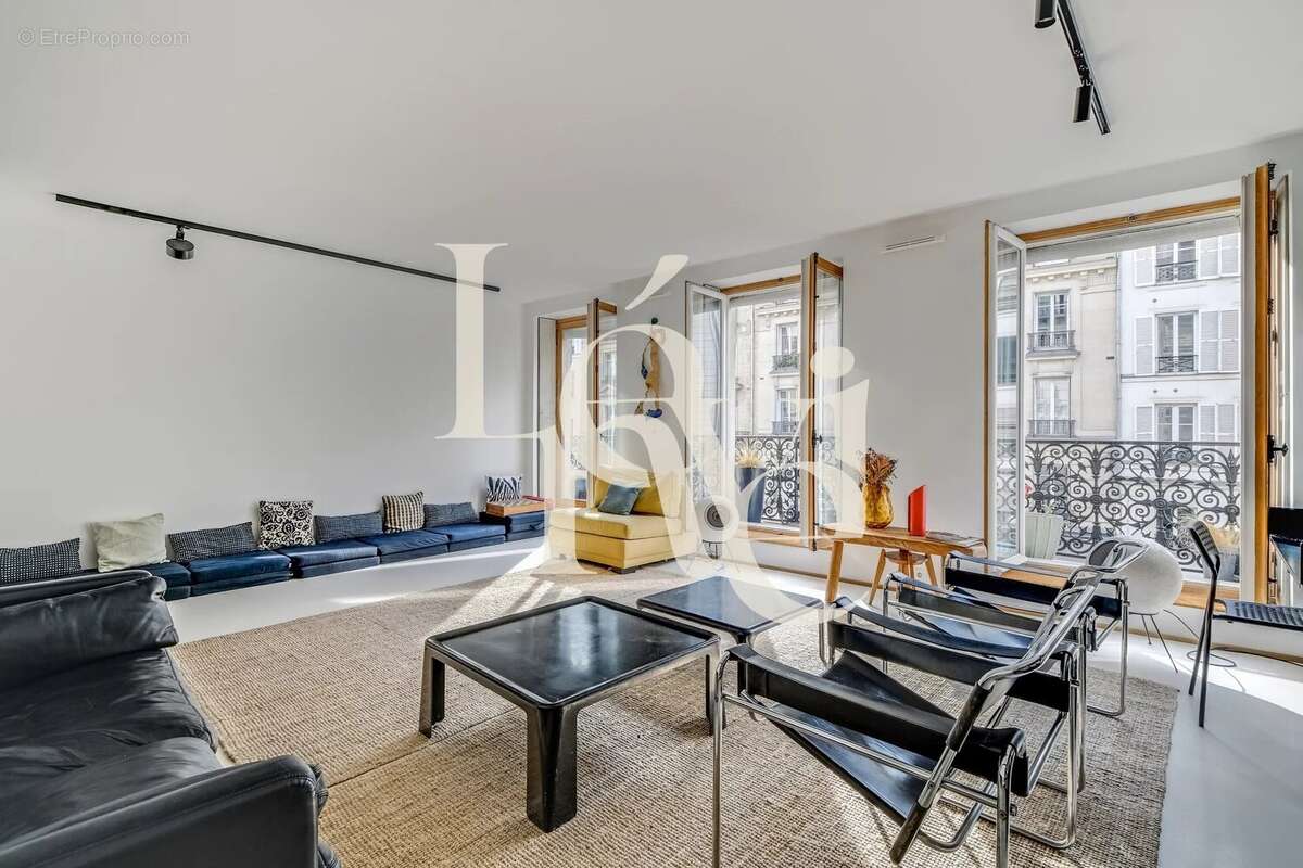 Appartement à PARIS-10E