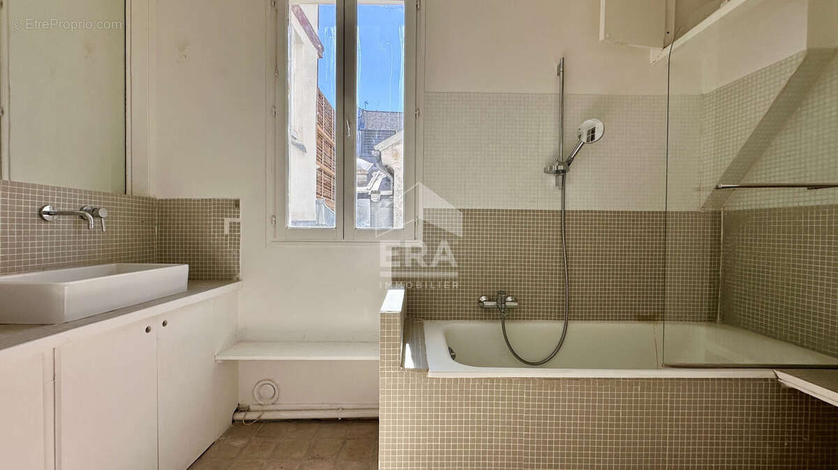 Appartement à PARIS-10E