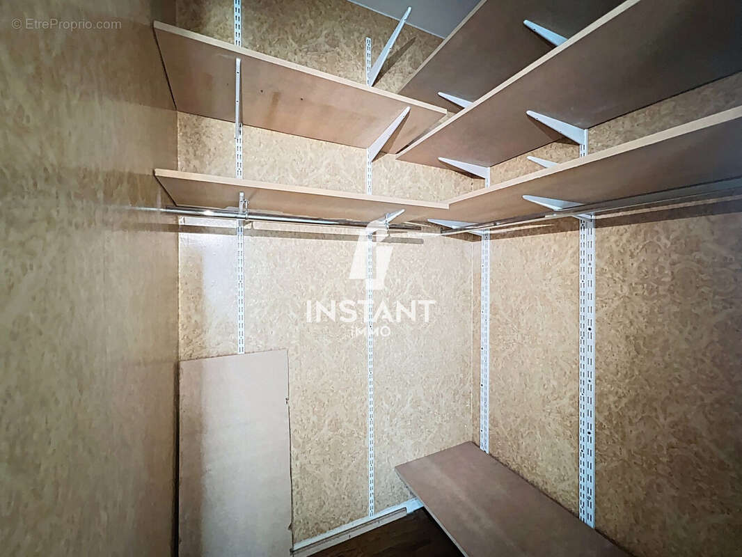 Appartement à CHARENTON-LE-PONT