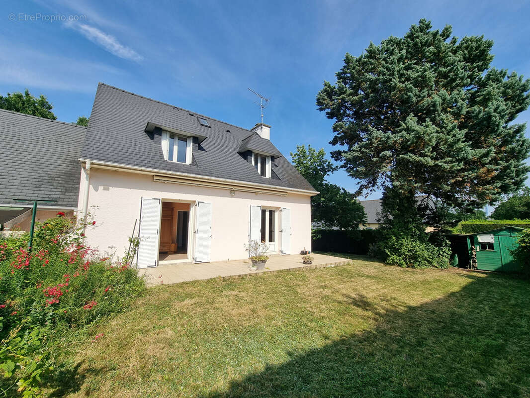 Maison à SAINT-ERBLON