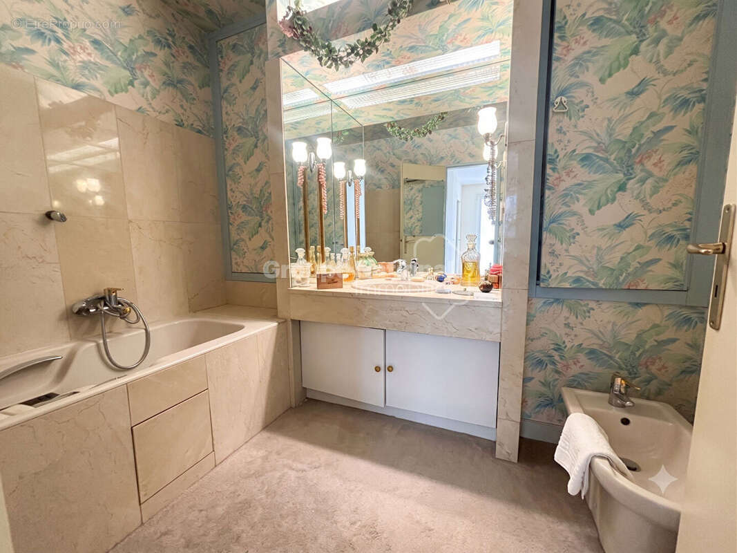 Versailles  MONTREUIL 5 pièce(s) 119.05 m2 SUD/OUEST - photo 9