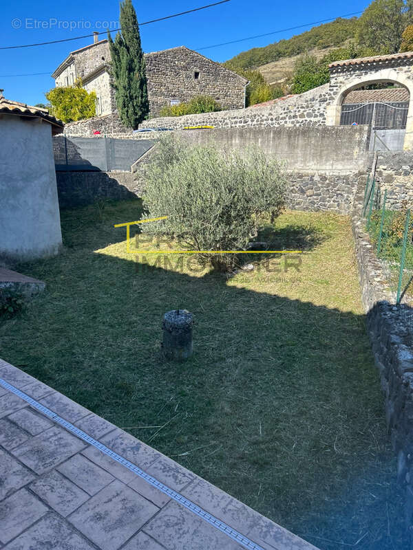 Maison à ALBA-LA-ROMAINE