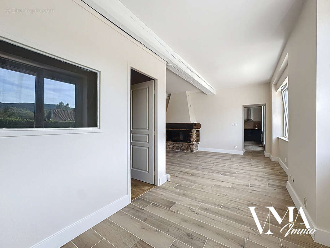 Appartement à LENTILLY