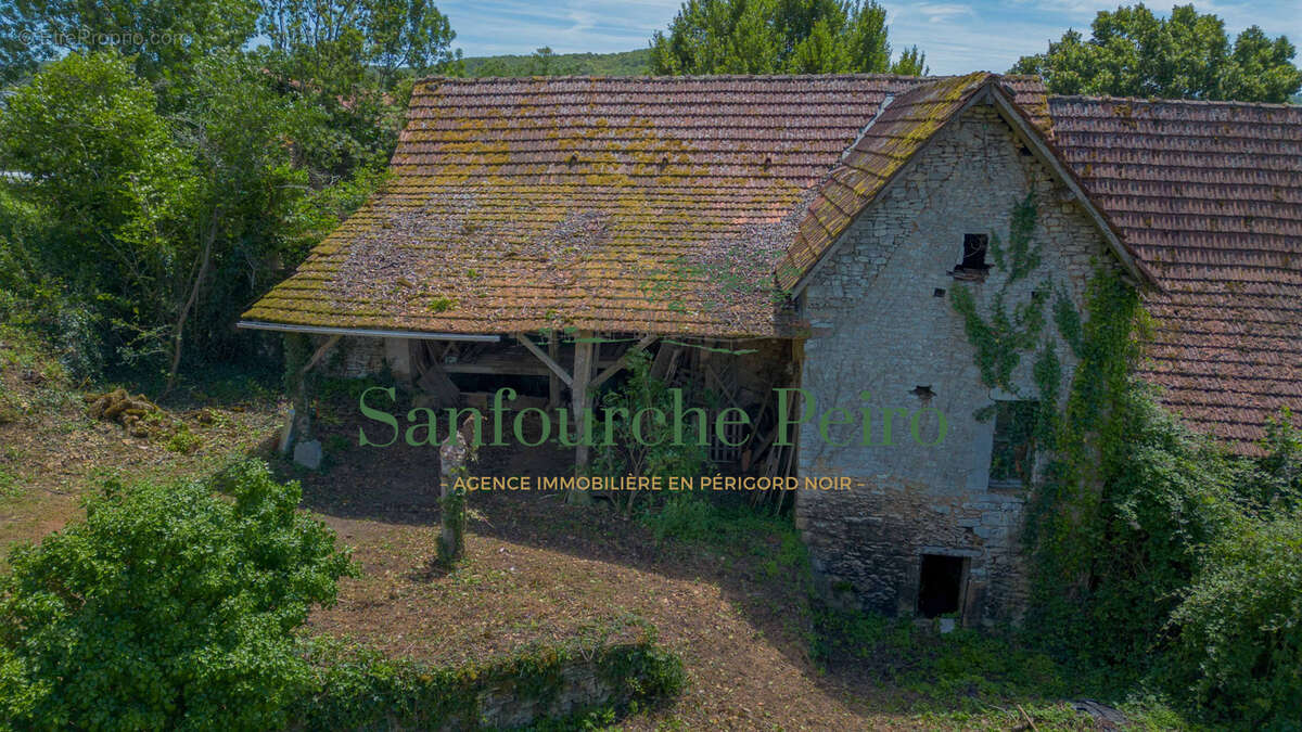 À 12 km au Sud de Sarlat, sur la commune de Saint Vincent de Cosse - Vallée de la Dordogne - photo 2