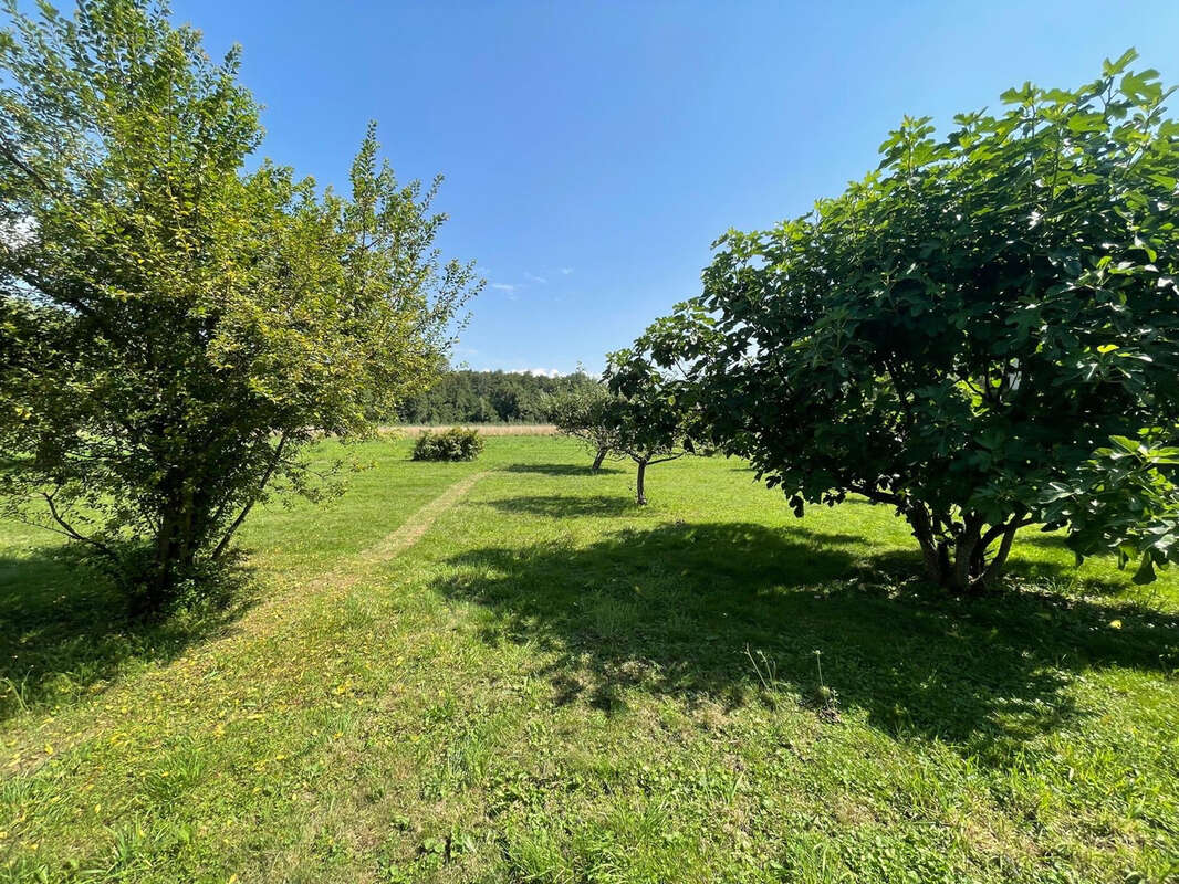 Terrain à VAULNAVEYS-LE-BAS