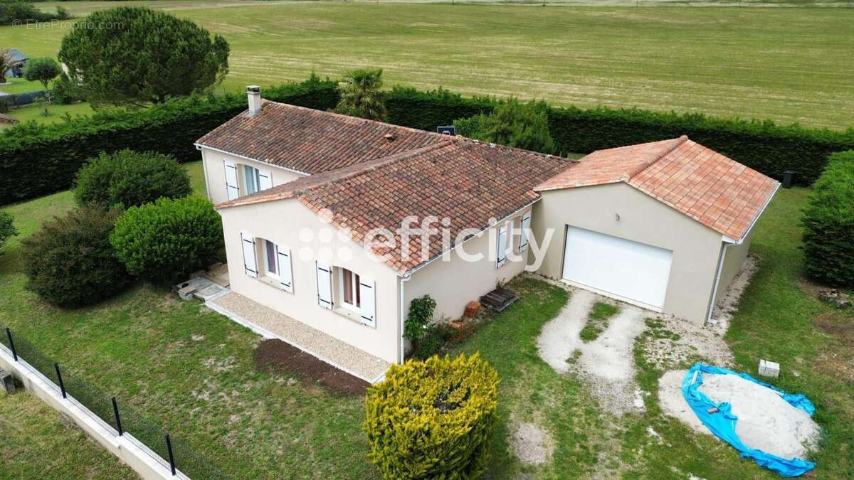 Maison à MOUTHIERS-SUR-BOEME