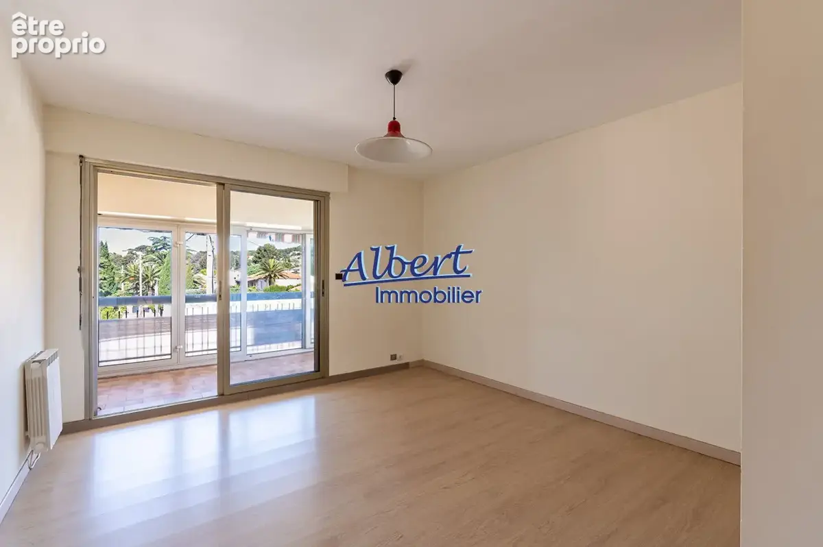 Appartement 2 pièces à vendre à Bandol, dernier étage avec vue dégagée - photo 5