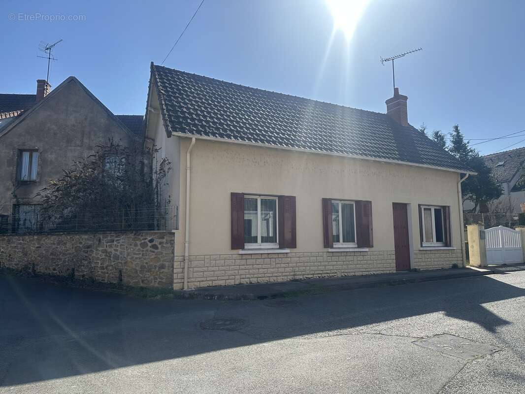 Maison 75 m² à Chateaumeillant  - photo 9