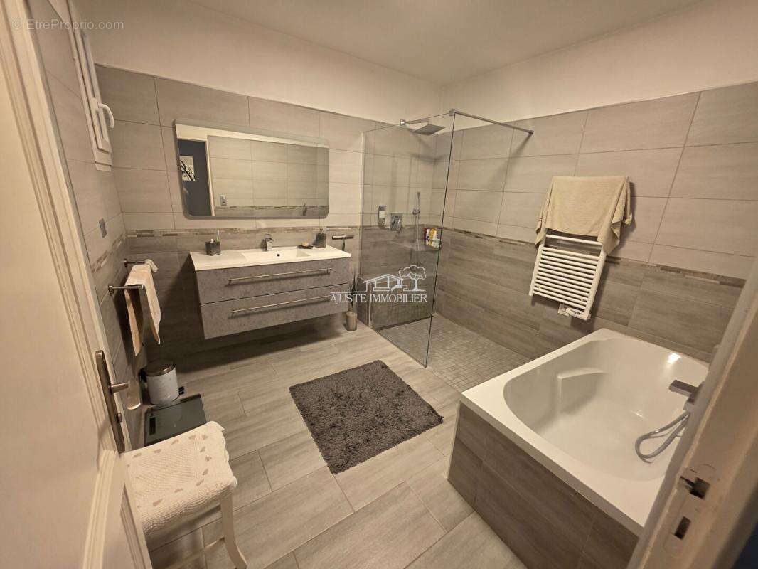 Maison Marignane 5 pièce(s) 125 m2 - photo 8