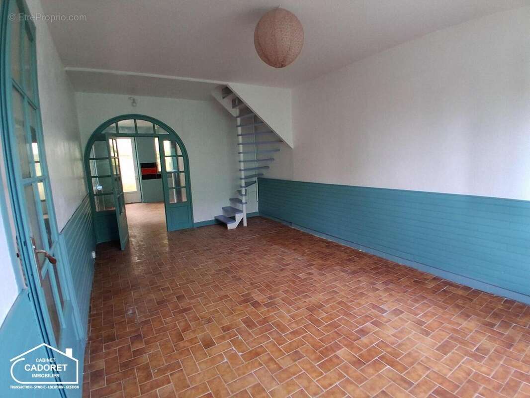   - Maison à PAIMBOEUF