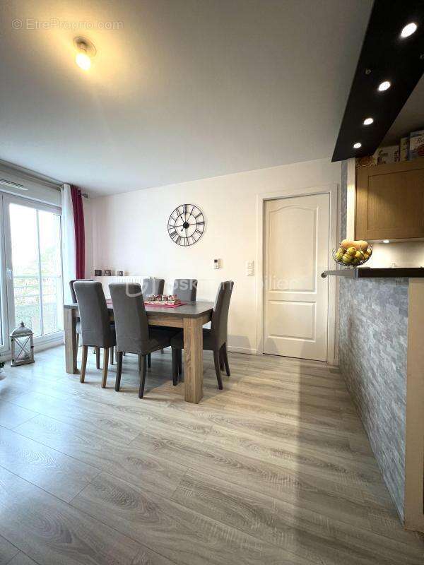 Appartement à VERT-SAINT-DENIS