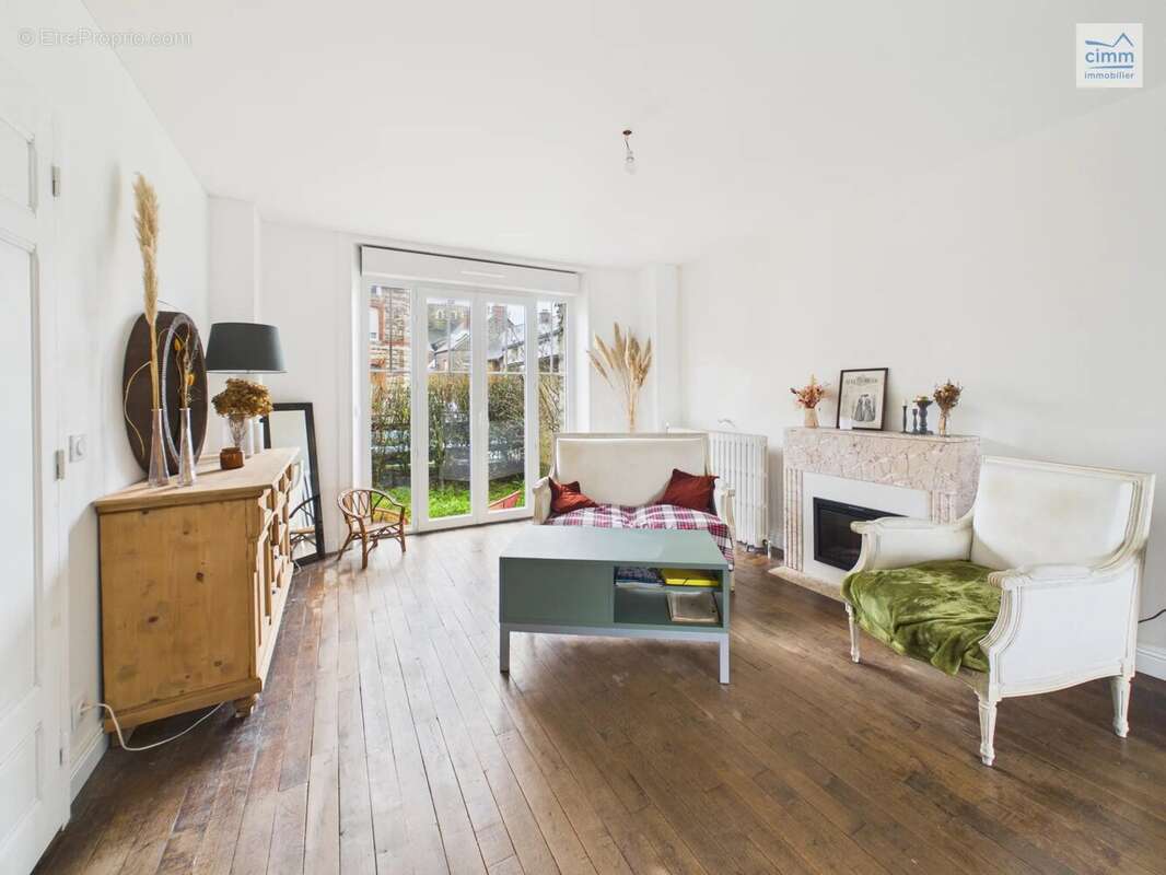 Maison à LES BRULAIS