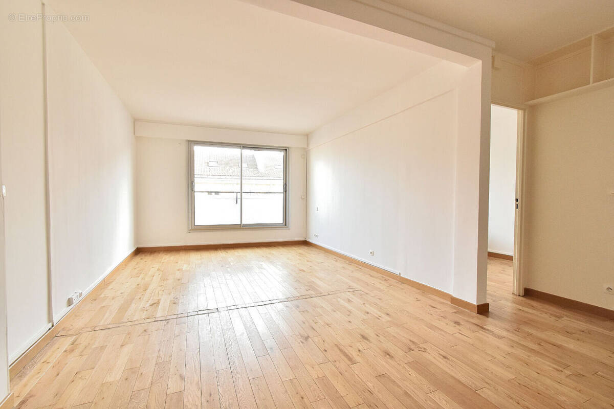 Appartement à LEVALLOIS-PERRET