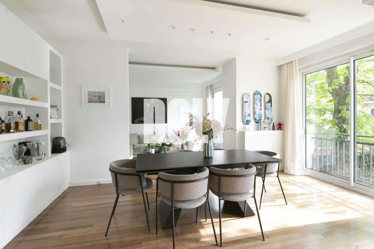 Appartement à NEUILLY-SUR-SEINE