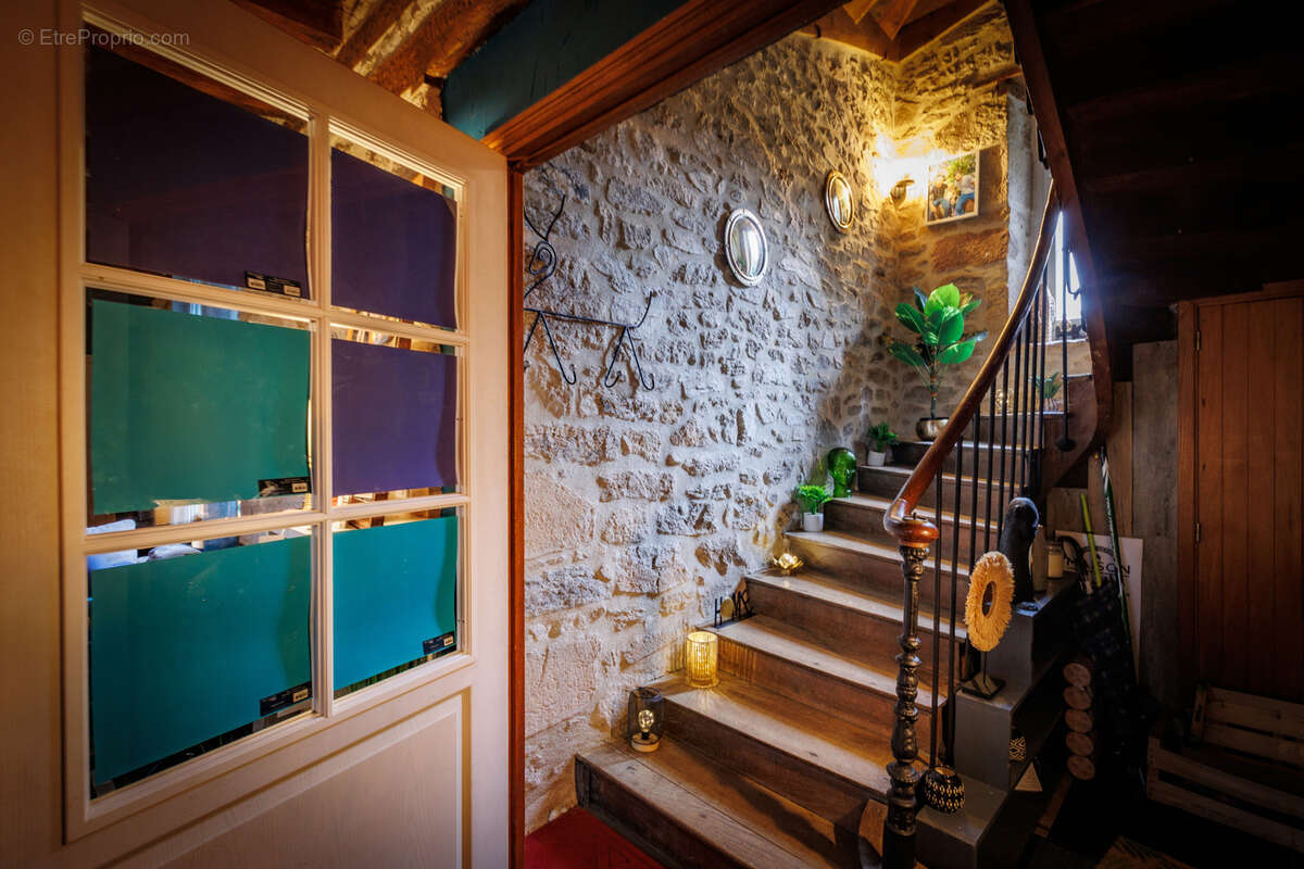 Maison à SAINT-CIRGUES-LA-LOUTRE