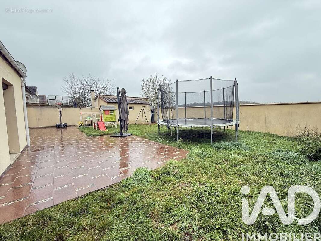 Photo 2 - Maison à SAVIGNY-LE-TEMPLE