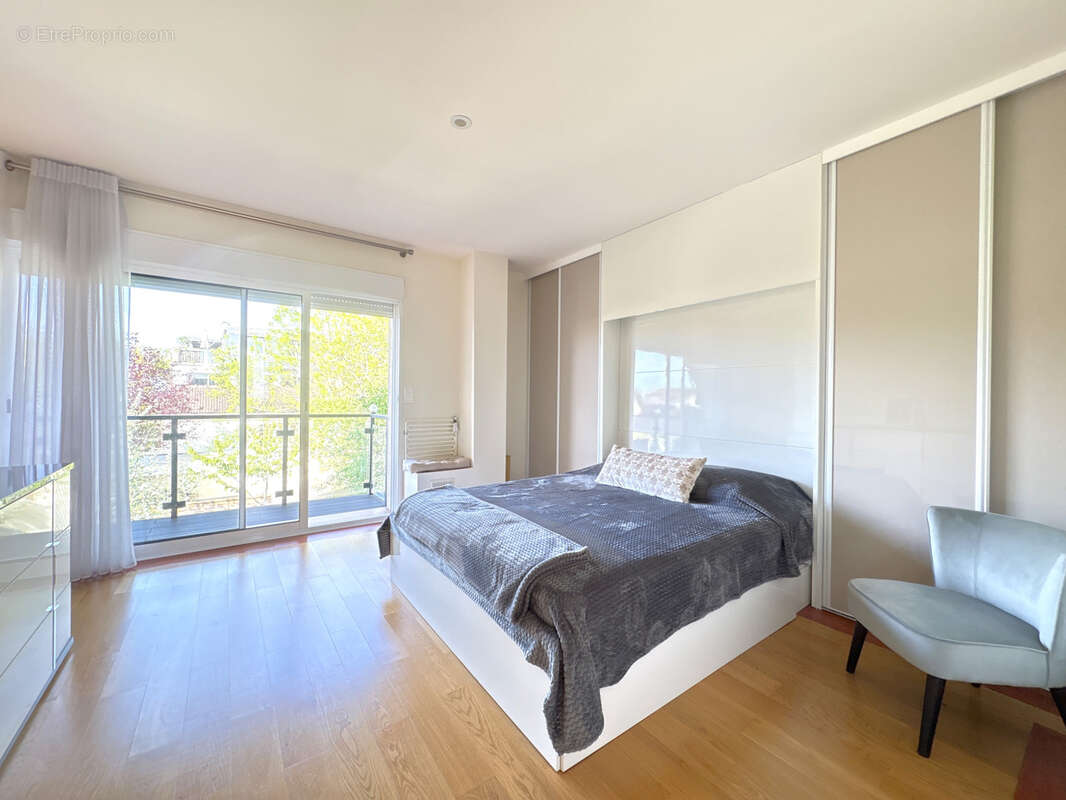 Maison à CHENNEVIERES-SUR-MARNE