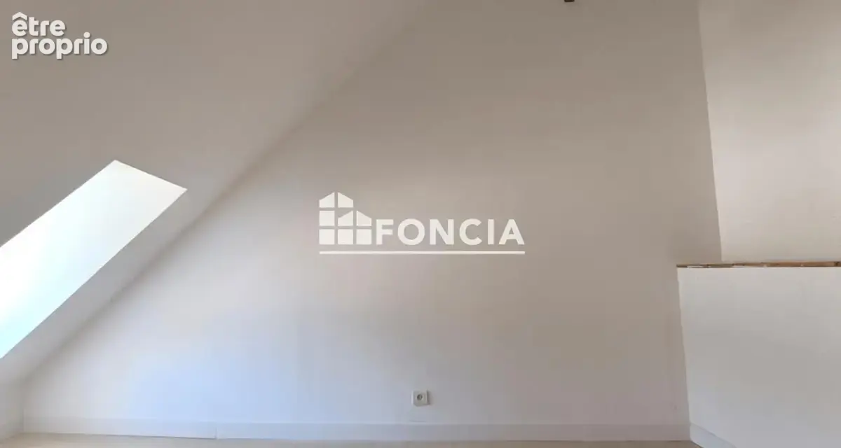 A VENDRE - Maison de bourg rénovée à Manthelan - photo 5