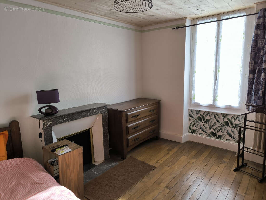 Maison à OUROUX-EN-MORVAN