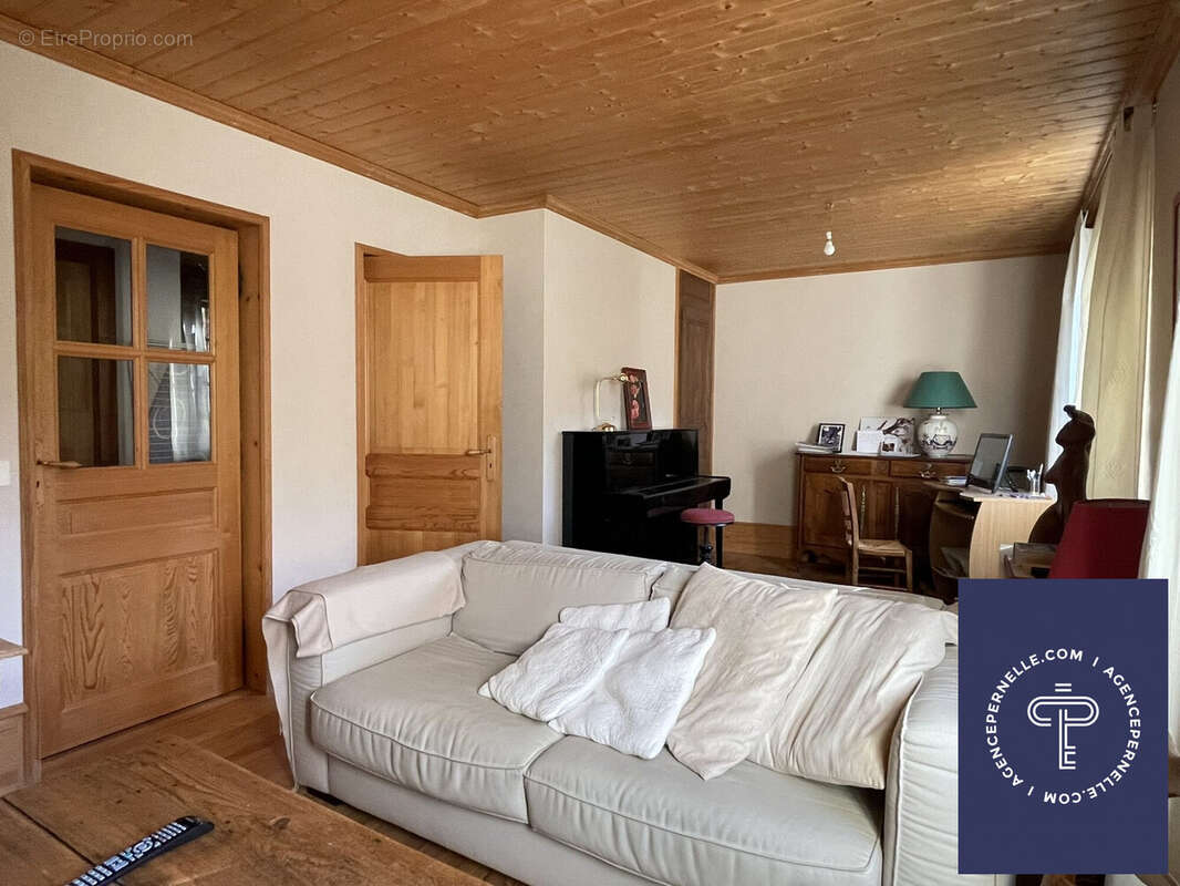 Maison à GRAND&#039;COMBE-CHATELEU