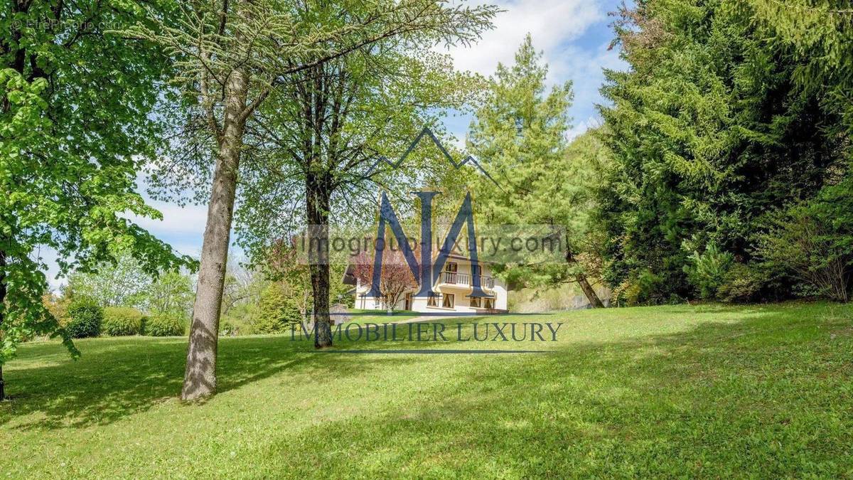 Maison à CHATILLON-SUR-CLUSES