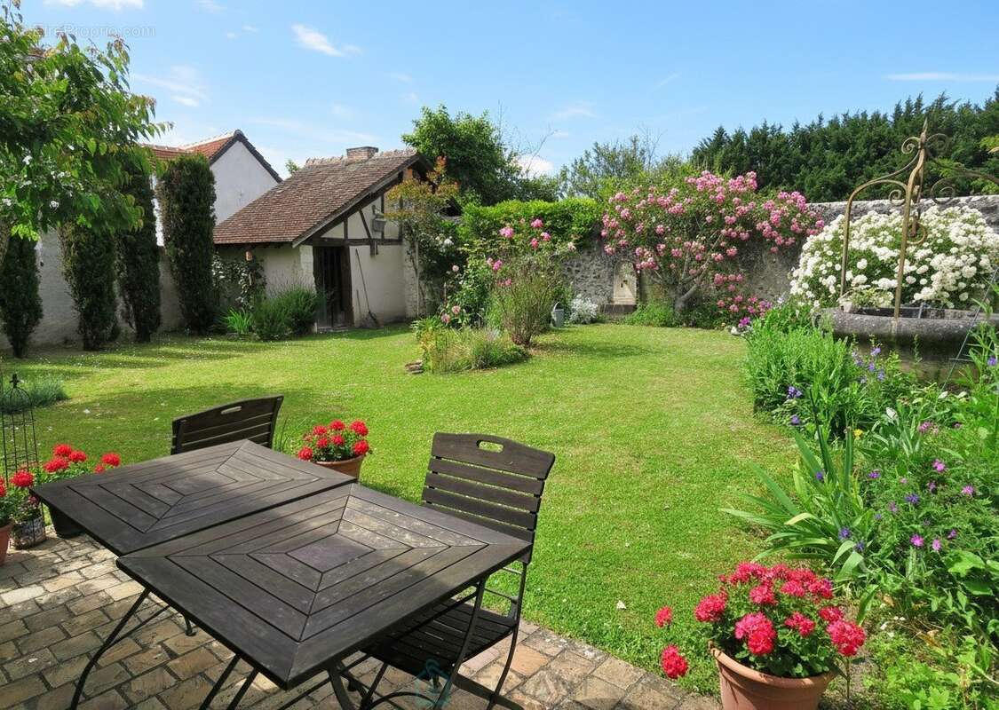 Maison ancienne rénovée avec jardin - photo 2
