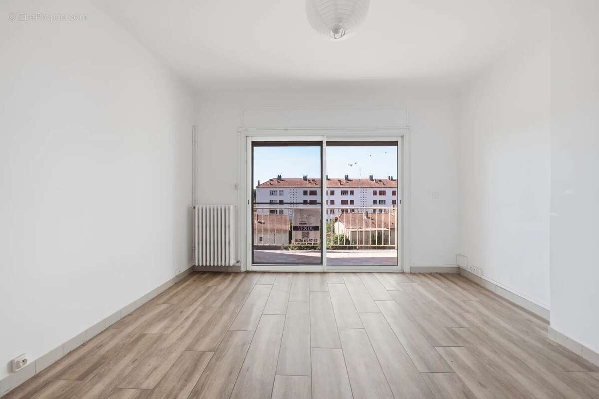 Appartement rénové Monplaisir Exclusivité - photo 11