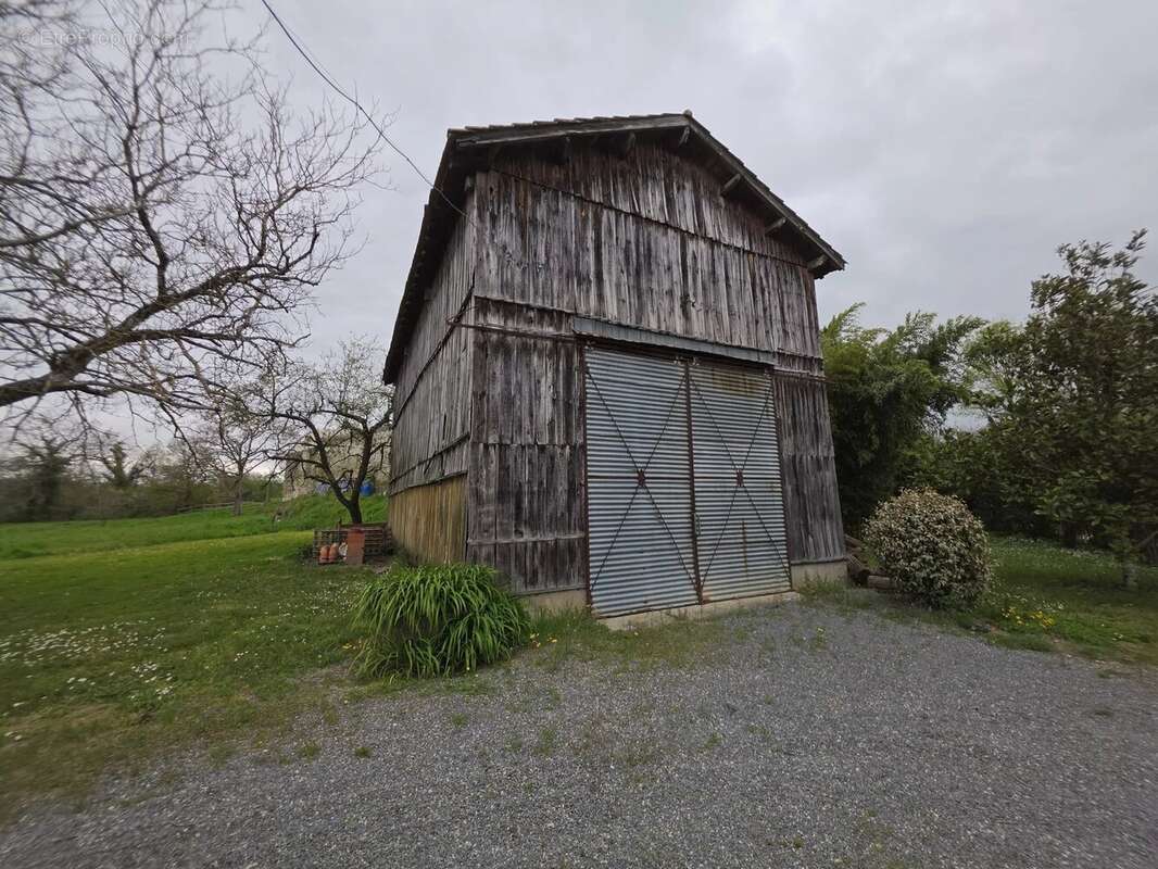 Maison à LAUZUN