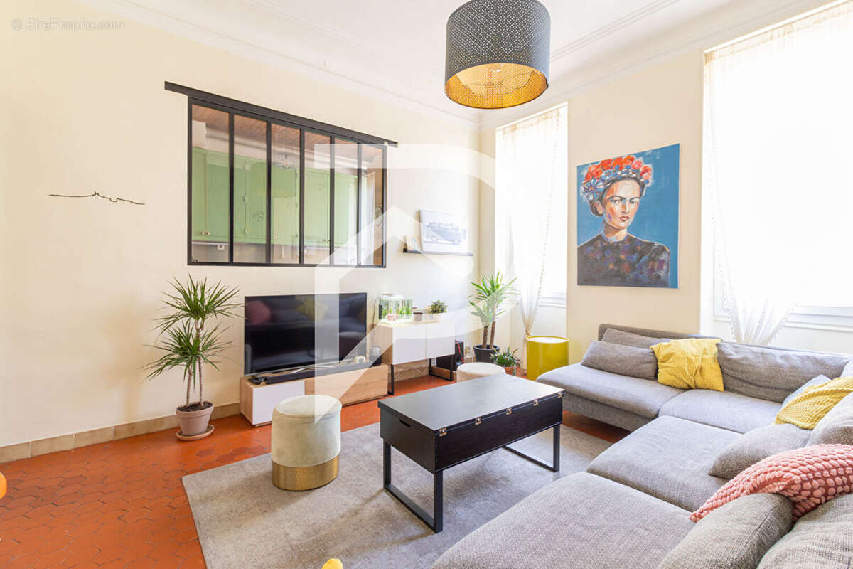 Appartement à MARSEILLE-5E