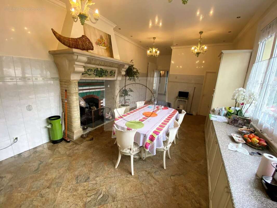 Propriete bourgeoise sur 1350 m² de terrain - photo 5