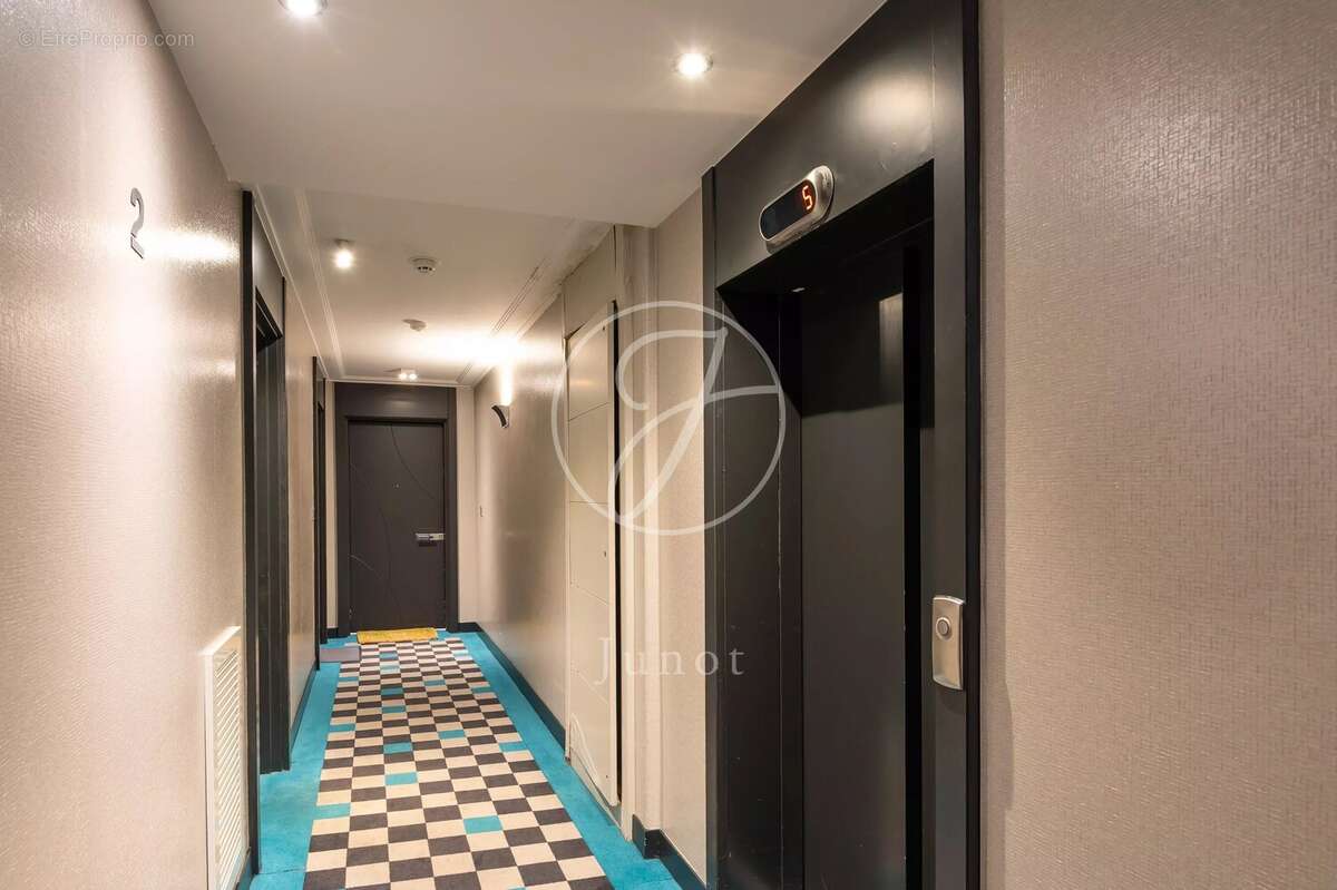 Appartement à PARIS-18E