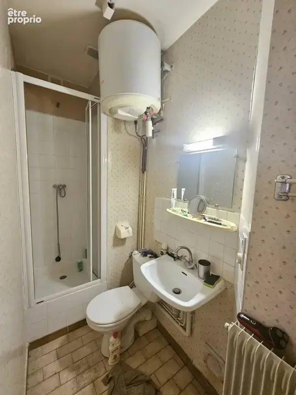 proche centre-ville : immeuble composé de 2 appartement type F3 - photo 12