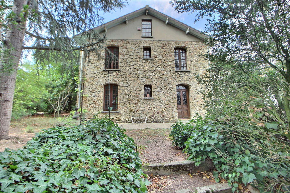 Maison à VERNEUIL-SUR-SEINE