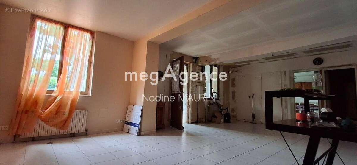 À rénover  Maison de 105 m² sur terrain de 3 180 m²  Villavard - photo 8