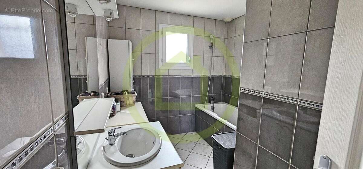 Maison à PIERREPONT-SUR-AVRE