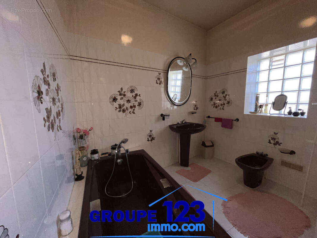 À Charentenay, découvrez cette maison pleine de potentiel ! - photo 20