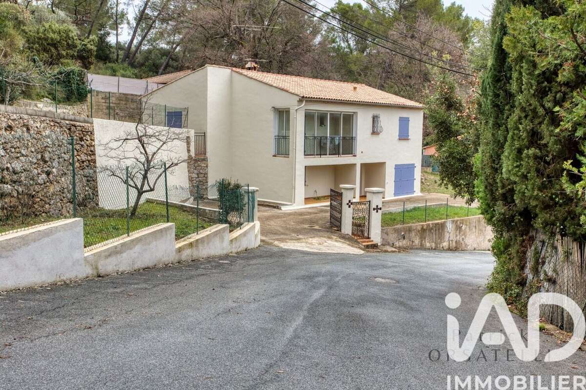 Photo 2 - Maison à LE LUC