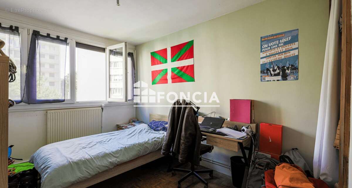 Appartement à SAINT-MARTIN-D'HERES